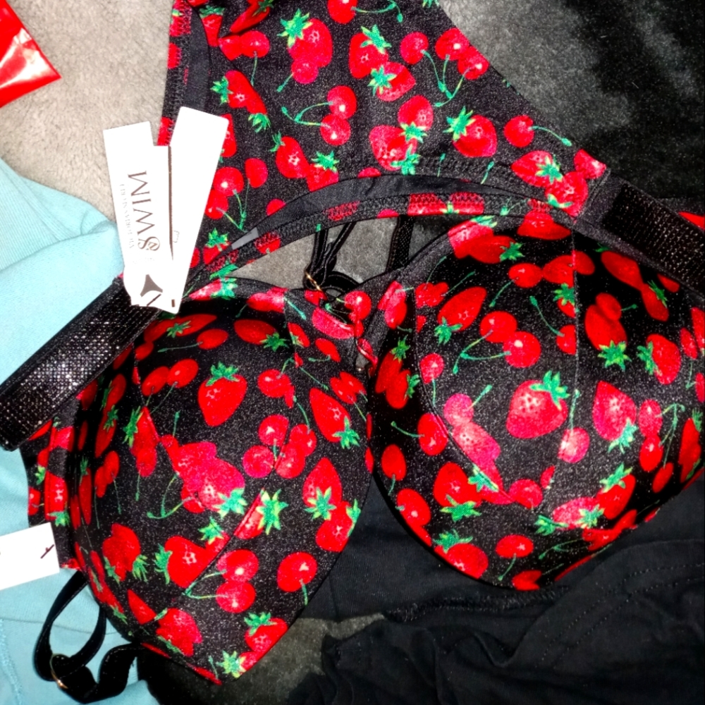 Brazilian bikini top an bottom